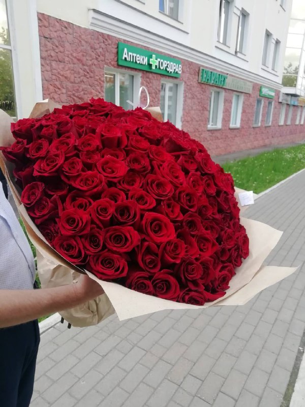 Букет из 151 красной розы — доставка цветов Мытищах
