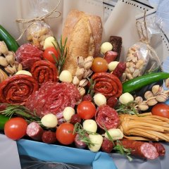 Съедобная композиция &laquo;На здоровье!&raquo;