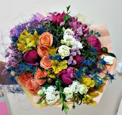 Букет с пионами &laquo;Цветочная феерия&raquo;