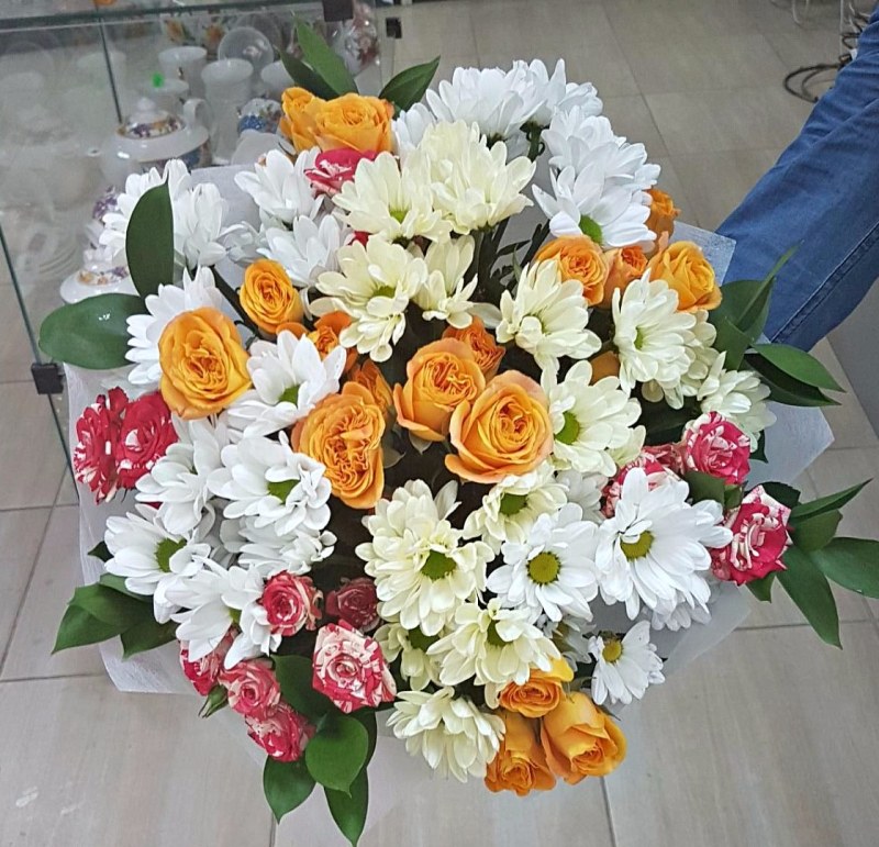 Букет из хризантем и роз &laquo;Доброе утро&raquo;
