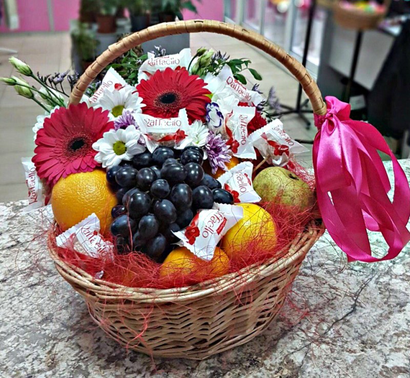 Фруктовая композиция &laquo;Райская корзинка&raquo;